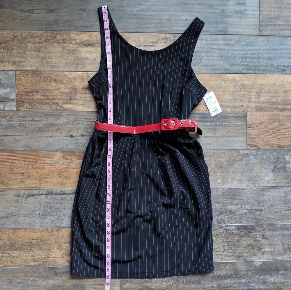 Dress with belt - Picture 2 of 8